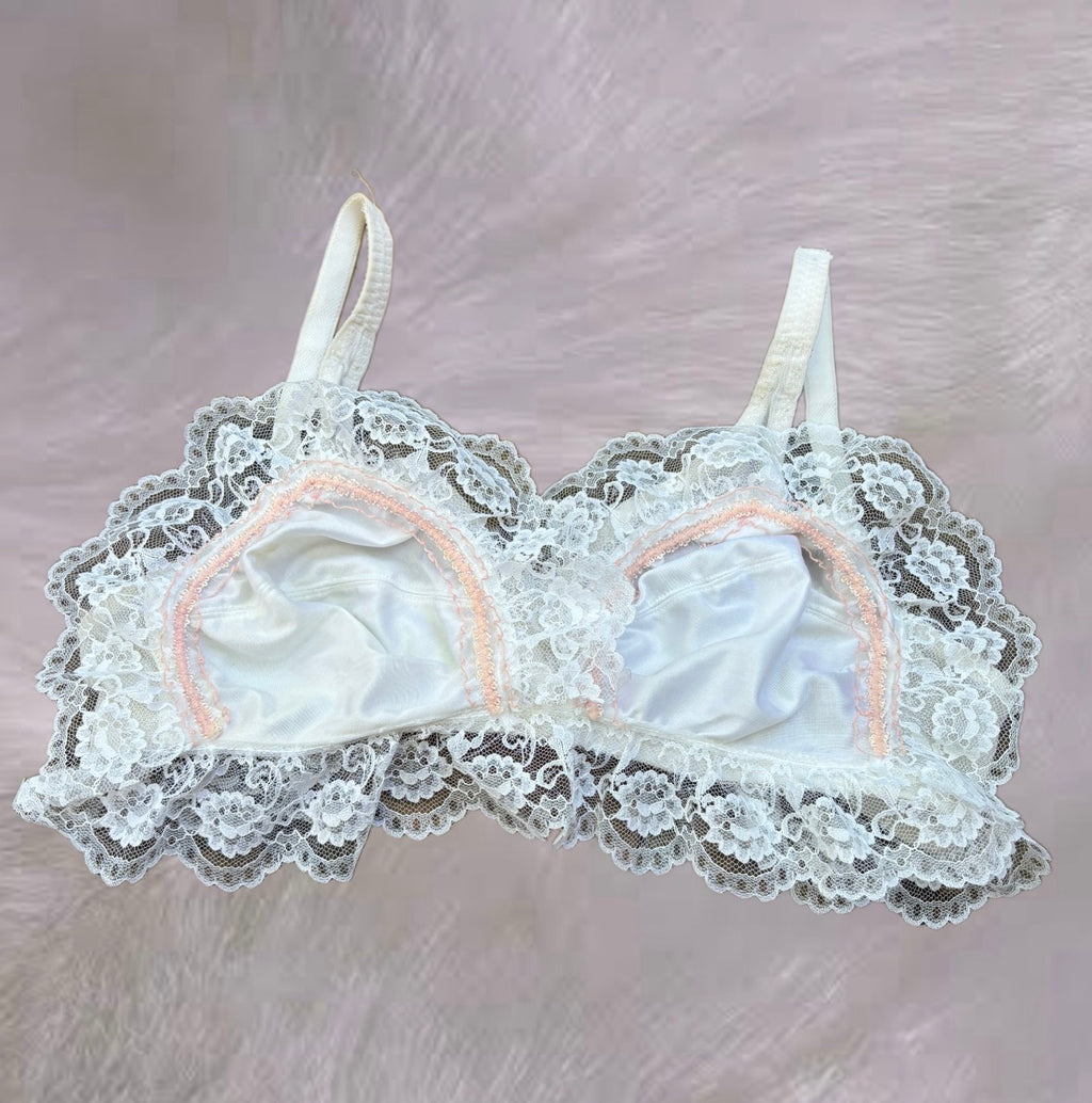 1/1 White Lace Bra